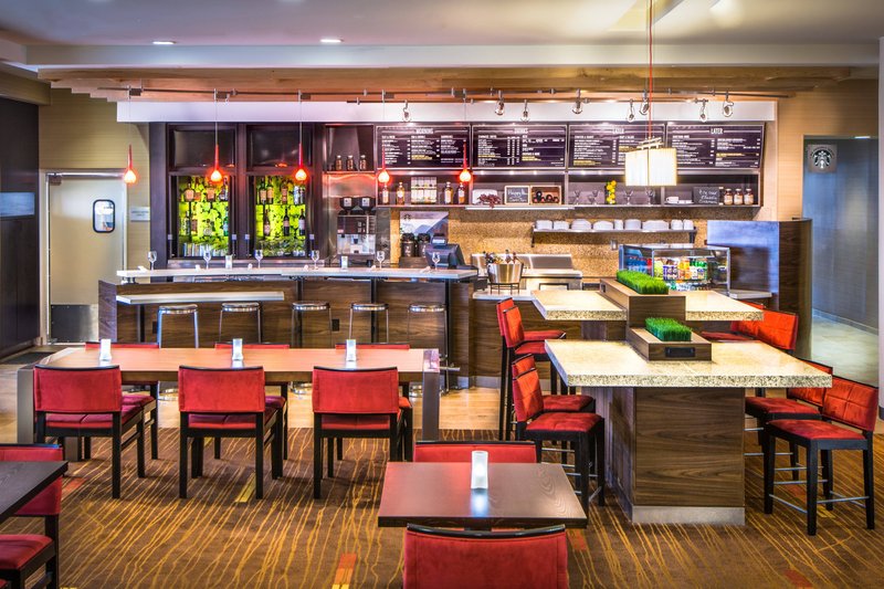 Courtyard By Marriott Charleston Downtown/Civic Center,South Charleston>>Charleston,3 star