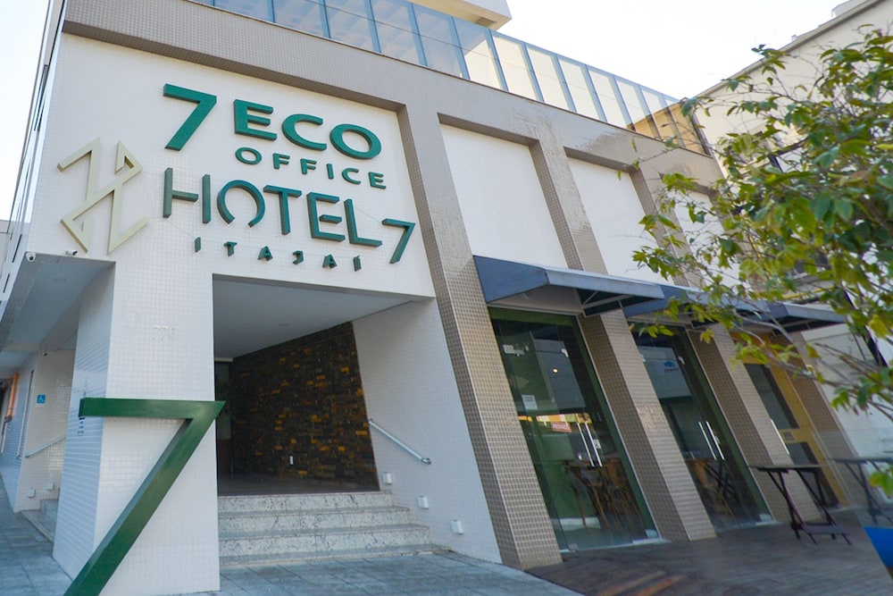 hotel 7 itajai