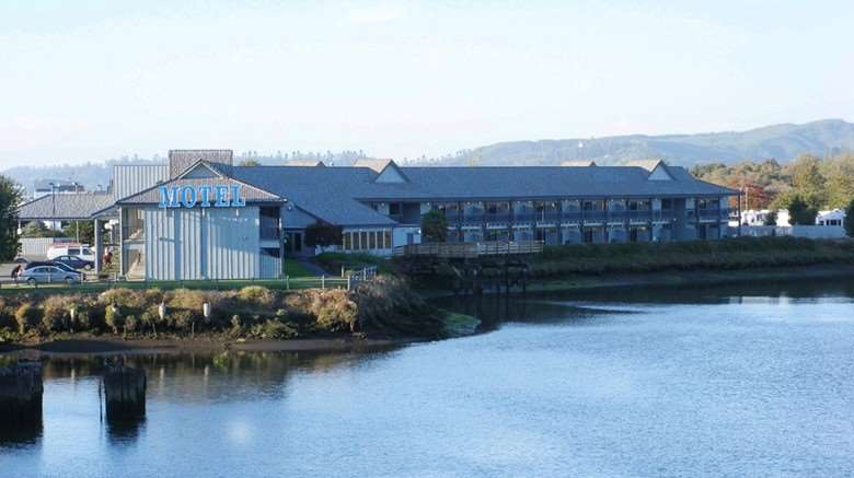 Edgewater Inn And Suites, Ascend Hotel Collection,Coos County>>Coos Bay,2 star