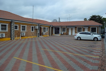 Emirates Garden Lodge