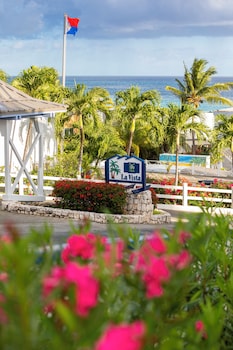 La Vista Beach Resort,,4 star