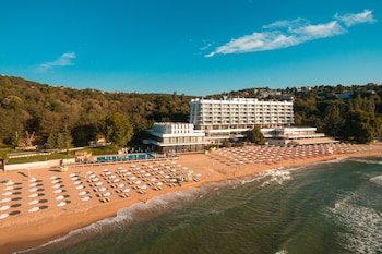 Palace Hotel Sunny Day