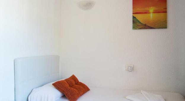 hostal es pi