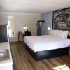 super 8 by wyndham austin south i 35