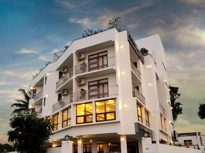 Grand 7 Hotel Kesbewa,,3 star