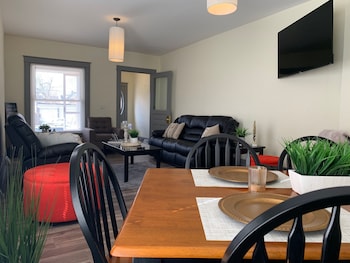 the blackjack duplex private yard and parking near falls and casino by niagara hospitality