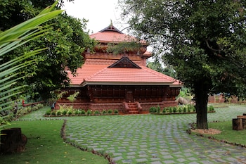 Neelambari Ecotourism,Kodungallur>>Kerala,3 star