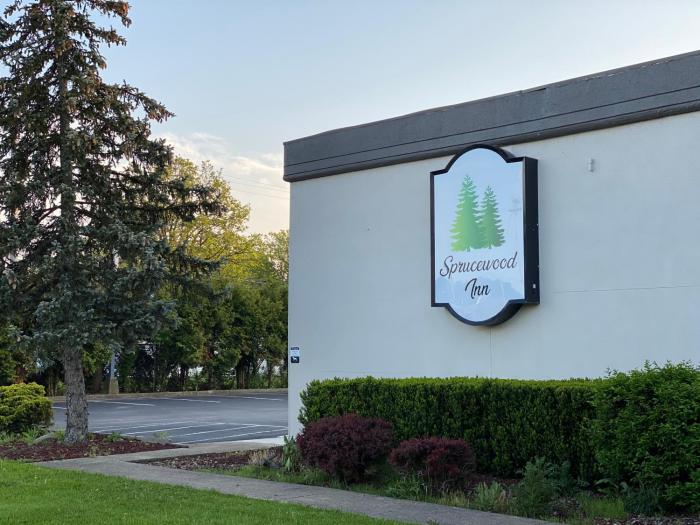 Sprucewood Inn,,2 star