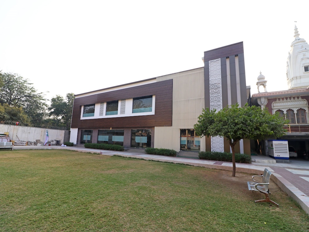 Hotel Yashogopal Resortico