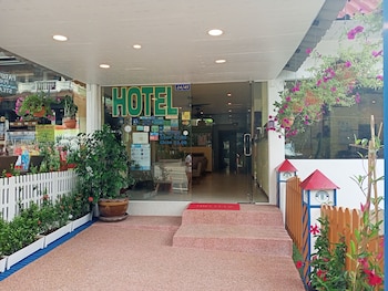 Top Resort,Near White Sand Beach,3 star