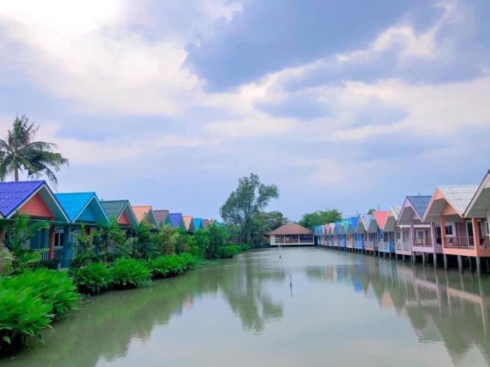 Baan Chay Namm Resort,,3 star