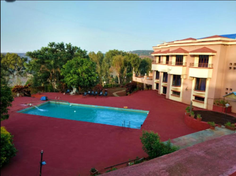 the dhanhills a valley view hotel in panchgani