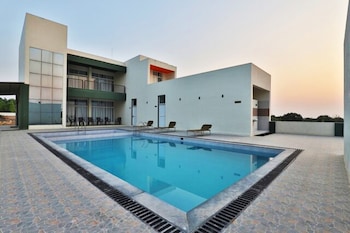 Gir Athiz Resort With Swimming Pool,Sasan Gir>>Mendarda,3 star