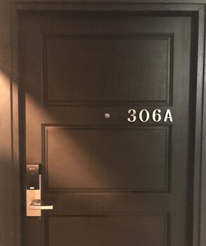 stay in style the heart of nimman r306ab