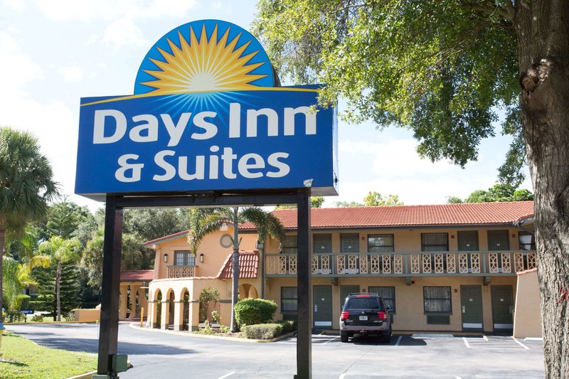 Quality Inn & Suites Altamonte Springs Orlando-North,Eatonville>>Altamonte Springs,3 star
