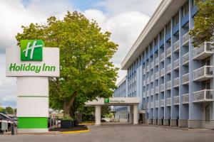Holiday Inn Kingston Waterfront,Kingston>>Inner Harbour,3.5 star
