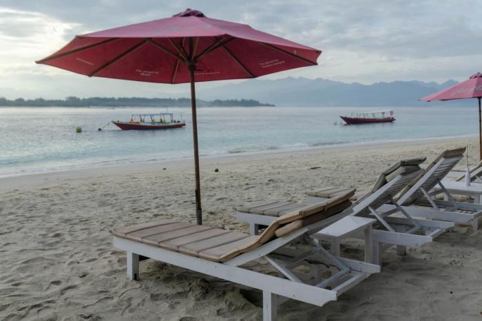 warna beach hotel