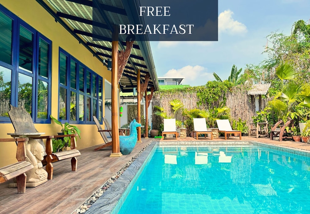 the luna hostel