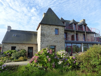 Domaine De Kerzuat - Chambres D'hôtes,,3 star