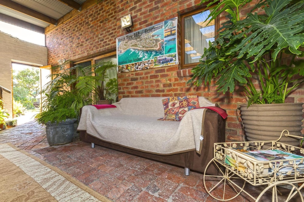 Oceanview B&B 85 Oceanview Drive,,4 star