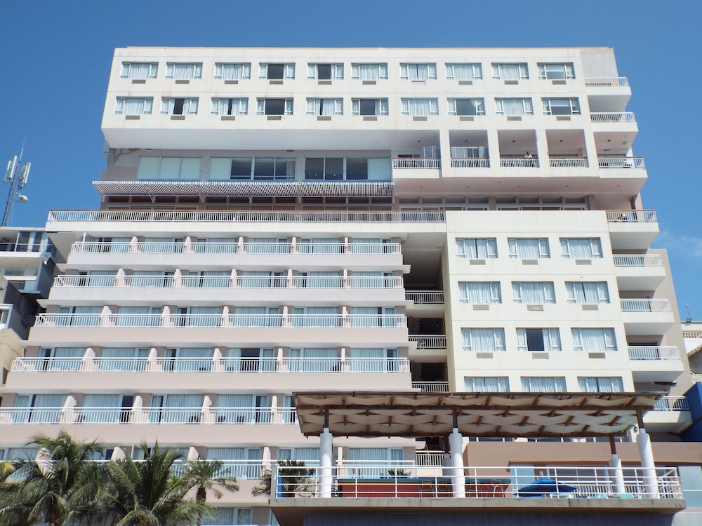 Howard Johnson Plaza Hotel Manta,,5 star