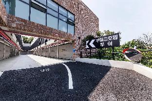 Gimpo Drive-In B-Faced Hotel Louis,,3 star