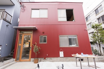 Grapehouse Koenji - Hostel, - Caters To Women,,1 star