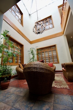 pepes house cuenca hotel and hostel