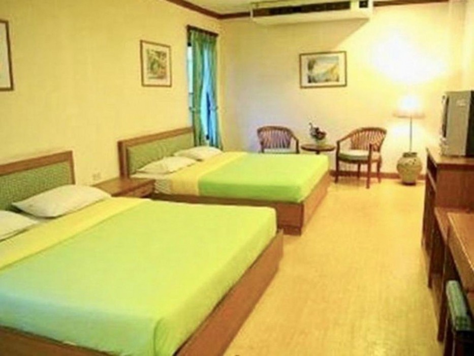 Charlie Place,Hua Hin>>Cha-Am,2 star