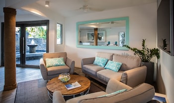 La Mariposa,Black River>>Belle Mare,0 star