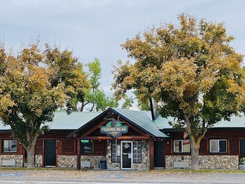 The Fishing Bear Lodge,,2 star