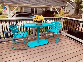 Cozy Bungalow In Downtown Loveland W/Free Bikes!,,3 star