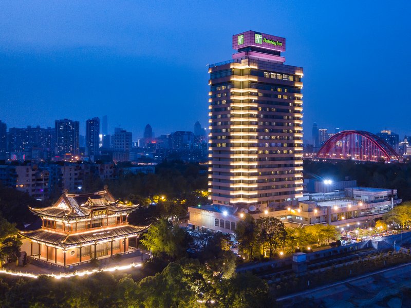 Holiday Inn Riverside Wuhan By Ihg,Han Yang>>Wuhan,4 star