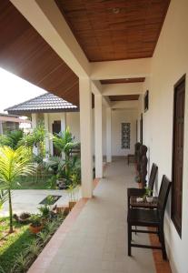 Villa Thakhek,,2 star
