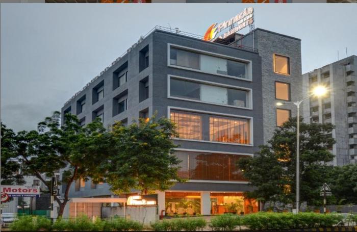 Pinnacle Grand Hotel & Banquets,Bodakdev>>Ahmedabad,3 star