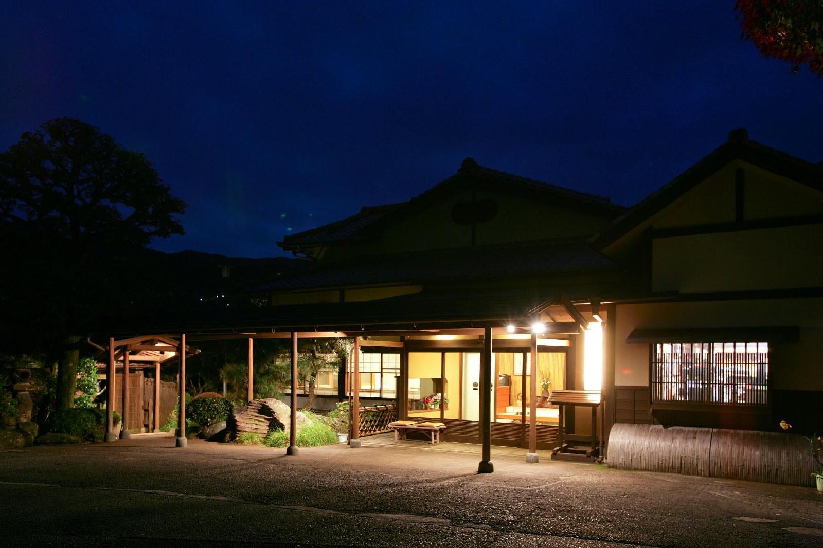 yugawara spa ryokan ashikari