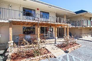 dogwood inn and suites