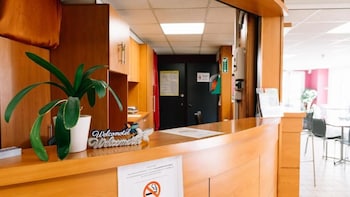 Welcomotel,6 Rue Du Petit Theil Z I Nord,1 star