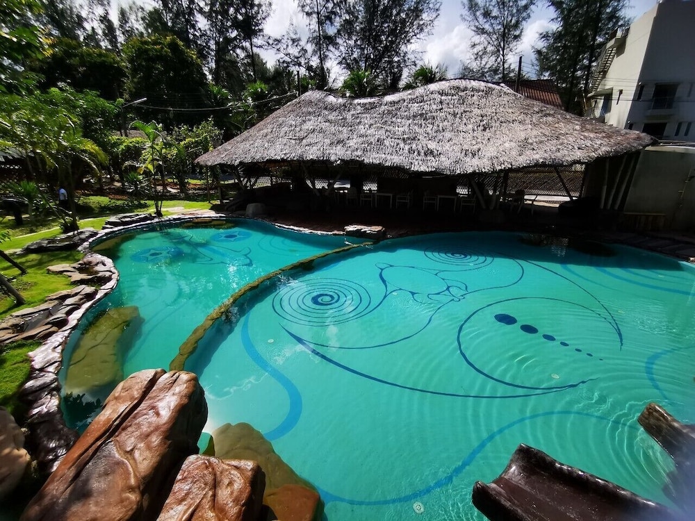 Dugong Village-Green Hotel