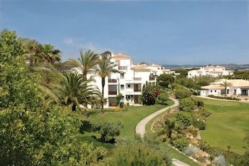 pine cliffs resort gardens