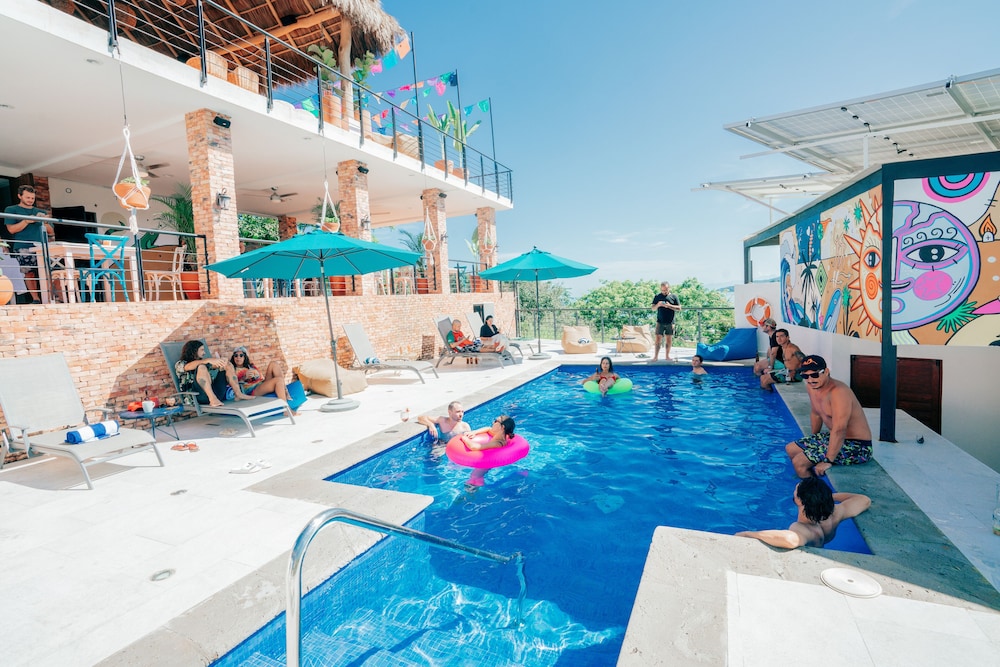 Viajero Sayulita Hostel,Puerto Vallarta>>Compostela,2 star