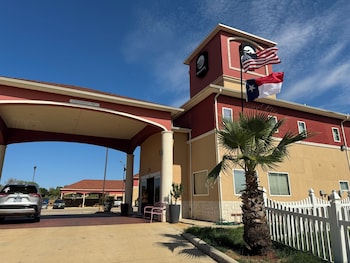 Executive Inn And Suites,,2 star