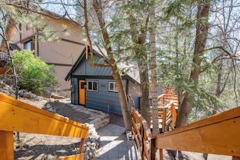Forest Escape,Big Bear Lake>>Big Bear City,3 star