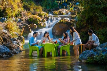 The Hosteller Mussoorie By The Streamside, Kempty,Mussoorie>>Dehradun,3 star