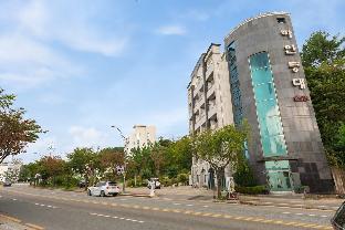 sokcho white light house pension