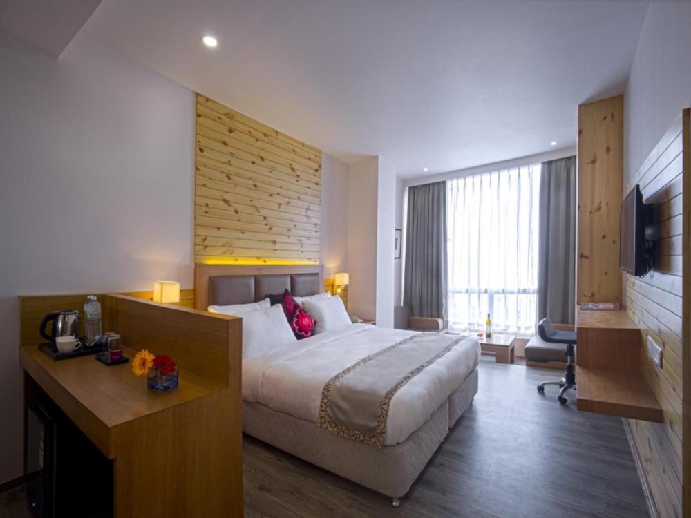 Mann Dechen And Palmo, Mg Marg, Gangtok,Rumtek,3 star