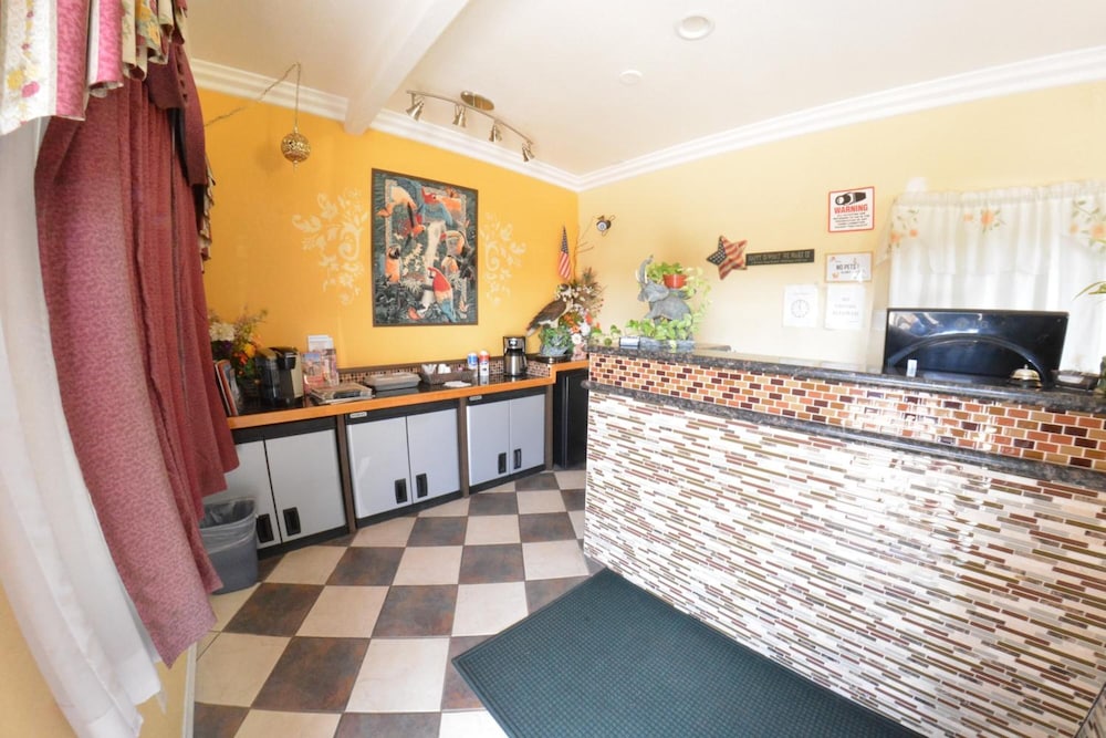 Palace Inn Oxnard,Port Hueneme>>Oxnard,2 star