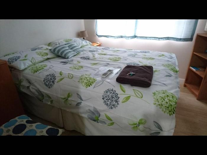 Room In Guest Room - Double With Shared Bathroom Sleeps 1-2 Located 5 Minutes From Heathrow Dsbyr,Hillingdon>>Hayes,0 star