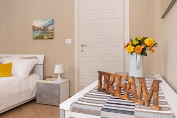 Cialdini Apartment Near City Center,,0 star