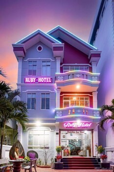 Ruby Hotel,,3 star